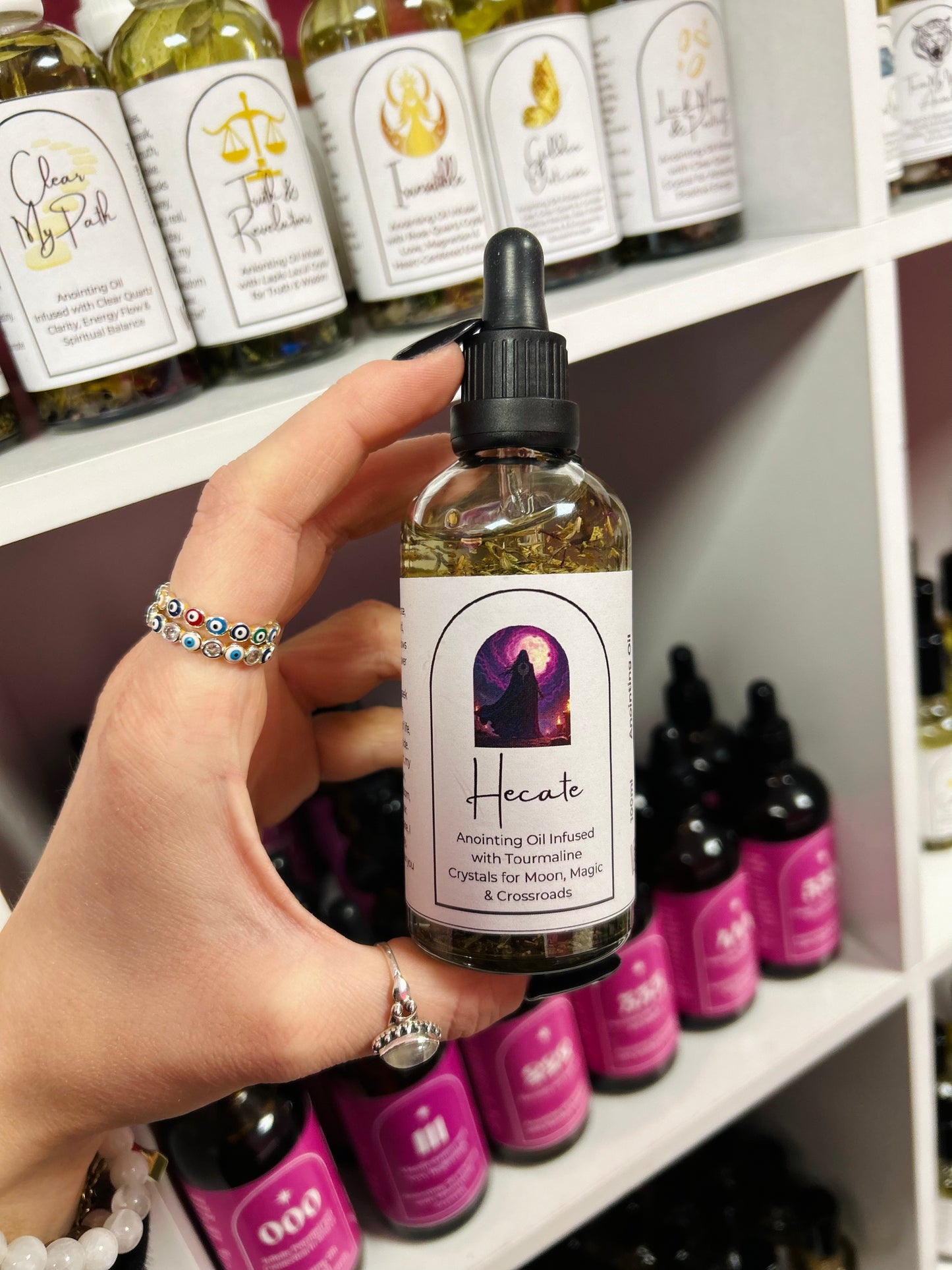 Hecate Spell Oil – Goddess of Magic, Protection & the Crossroads