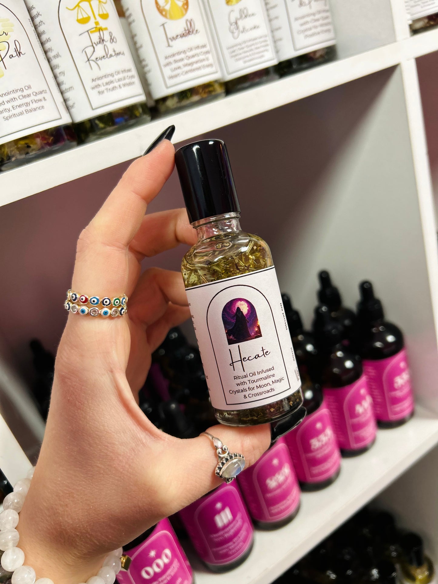 Hecate Spell Oil – Goddess of Magic, Protection & the Crossroads