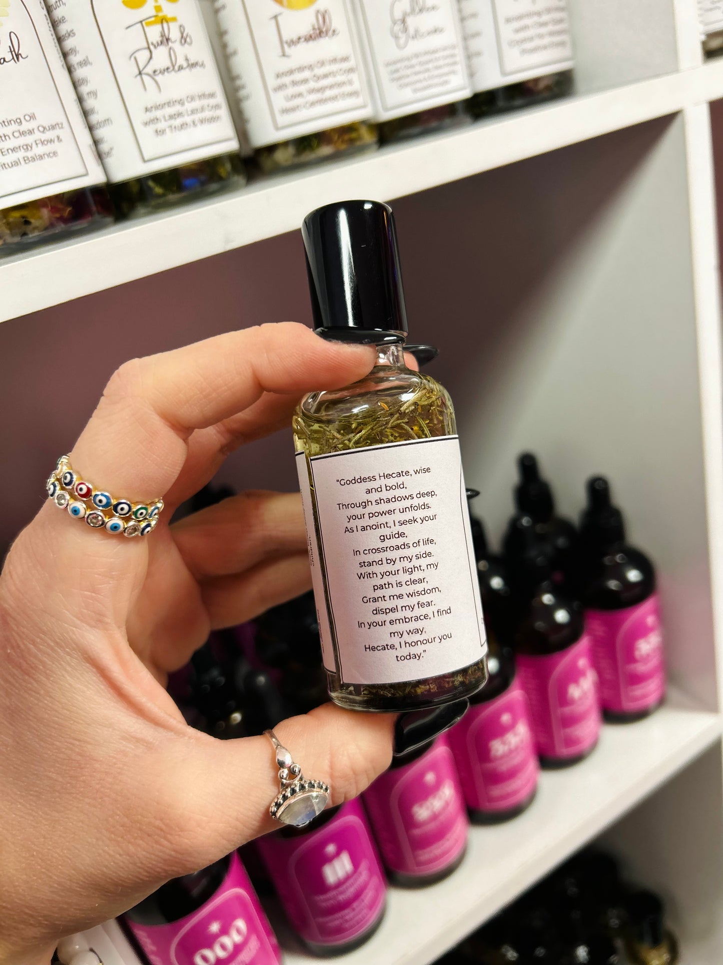 Hecate Spell Oil – Goddess of Magic, Protection & the Crossroads