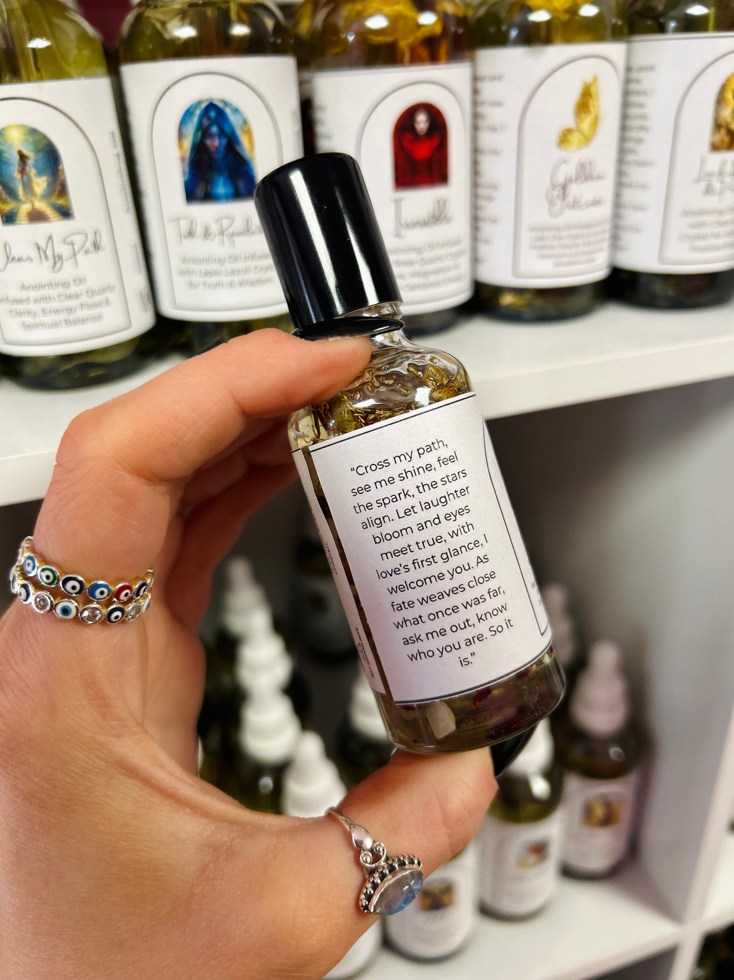 Rom-Com Spell Oil – Flirty Attraction Spell Oil for Magnetic Vibes, Cosmic Timing & Irresistible Romantic Energy