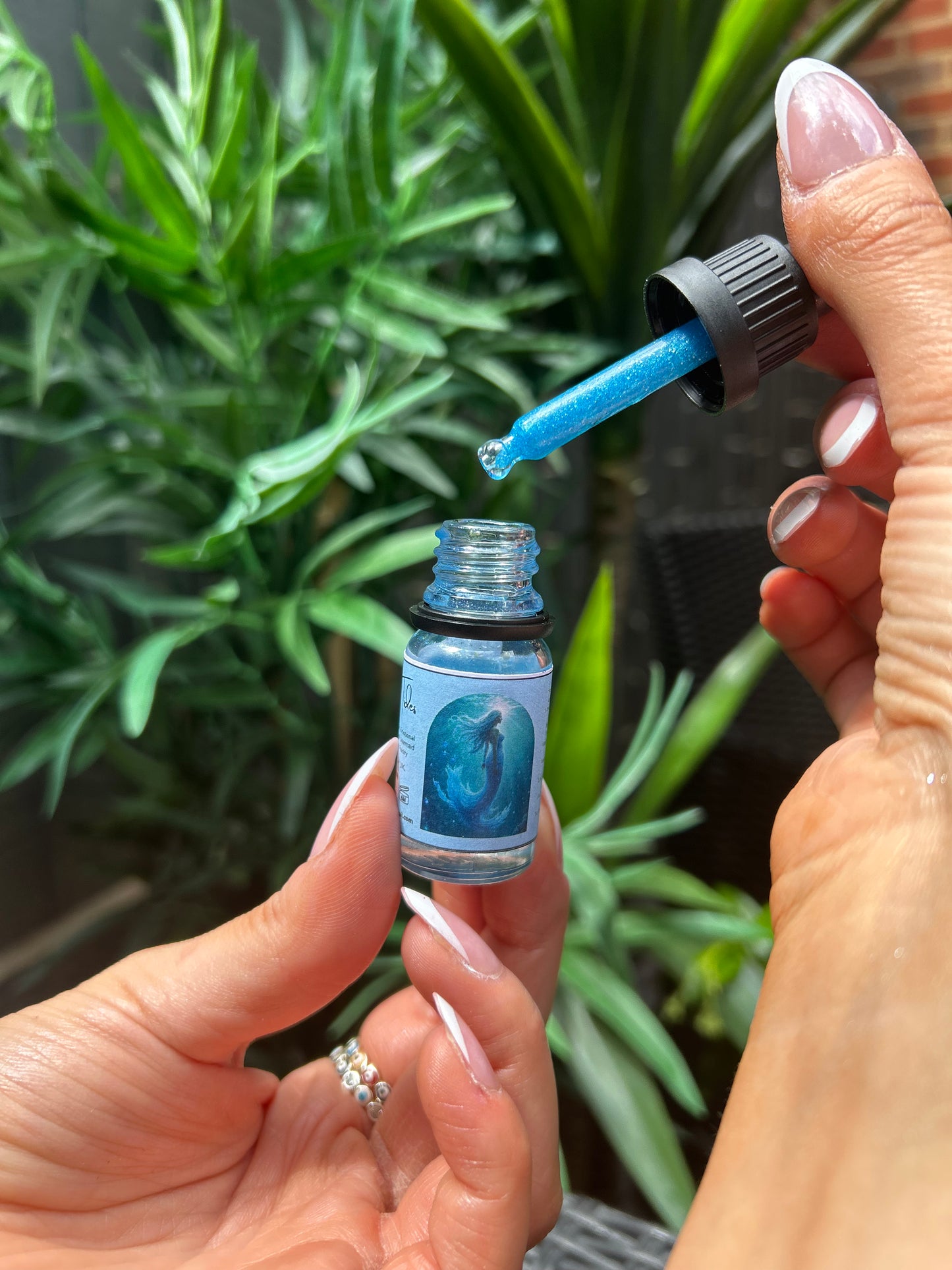 Mystic Tides 10ml Intention Oil – Lunar Water Magic for Emotional Flow, Go With The Flow & Releasing Control | Pocket-Sized Spell Oil